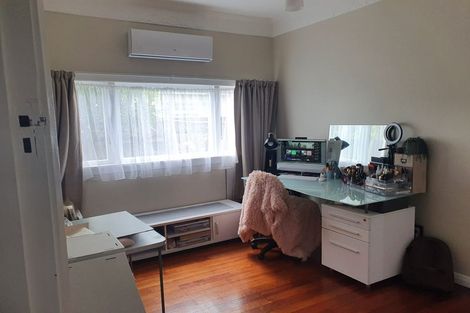 Photo of property in 180 College Street, Awapuni, Palmerston North, 4412