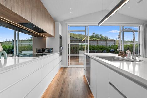 Photo of property in 43 Great West Road, Matipo Heights, Rotorua, 3015