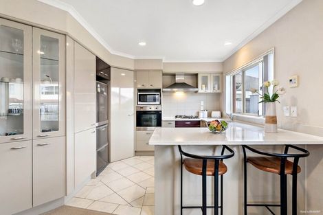 Photo of property in 16 Carousel Crescent, East Tamaki Heights, Auckland, 2016