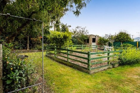 Photo of property in 2 Charles Major Place, Hawera, 4610