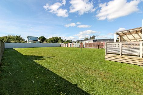 Photo of property in 11 Linklater Avenue, Foxton Beach, Foxton, 4815