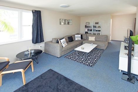 Photo of property in 805 Whangaparaoa Road, Manly, Whangaparaoa, 0930