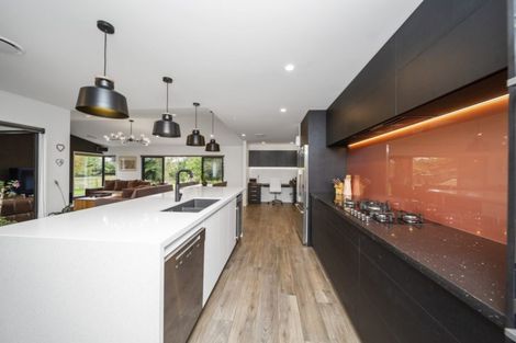 Photo of property in 59 Parrs Road, Hurworth, New Plymouth, 4371