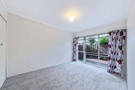 Photo of property in 2/25 Grande Vue Road, Hillpark, Auckland, 2102