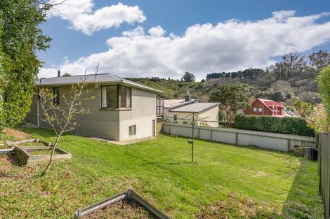 Photo of property in 17 Colquhoun Street, Glenross, Dunedin, 9011