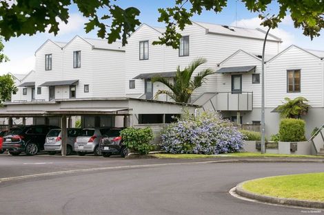 Photo of property in 13/5 Carolina Place, Albany, Auckland, 0632