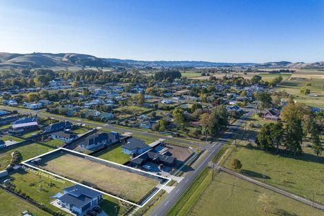 Photo of property in 6 White Road, Otane, 4202