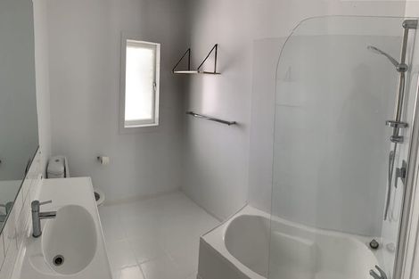 Photo of property in 549 Great South Road, Rosehill, Papakura, 2113