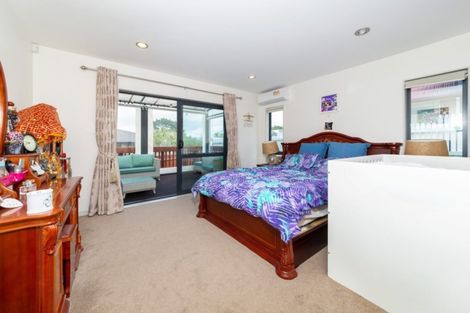 Photo of property in 16a Waione Avenue, Te Atatu Peninsula, Auckland, 0610