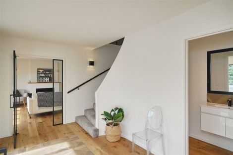 Photo of property in 68 Landsdowne Terrace, Cashmere, Christchurch, 8022