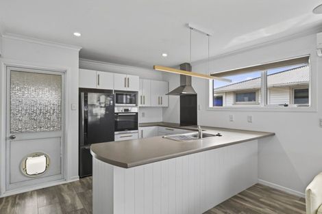 Photo of property in 7 Victor Street, Hurdon, New Plymouth, 4310