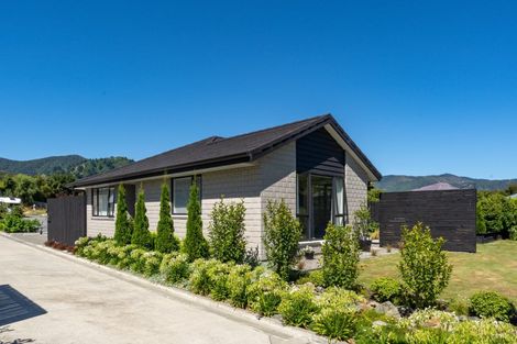 Photo of property in 18 Discovery Way, Waikawa, Picton, 7220
