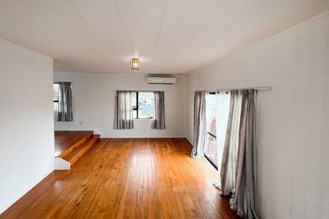 Photo of property in 8 Southview Place, Wattle Downs, Auckland, 2102