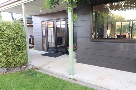 Photo of property in 21 Abercrombie Street, Milton, 9220