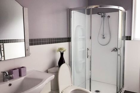 Photo of property in 12 Catlins Place, Fairview Heights, Auckland, 0632