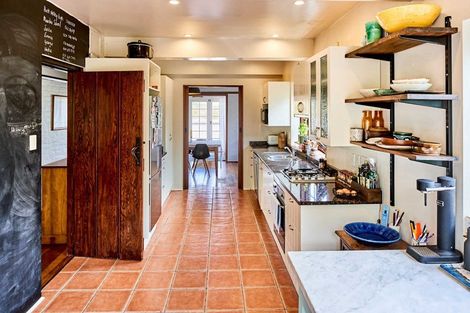 Photo of property in 14 Maire Street, Eastbourne, Lower Hutt, 5013