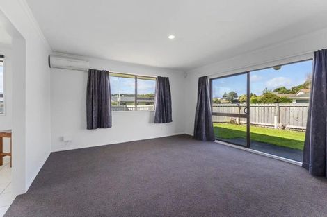 Photo of property in 87 Norfolk Crescent, Otaki Beach, Otaki, 5512