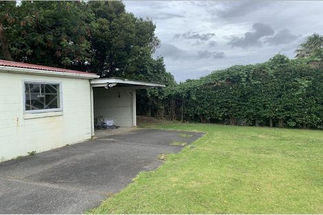Photo of property in 196 Waimumu Road, Massey, Auckland, 0614