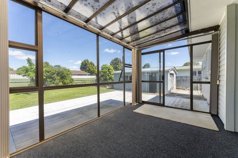 Photo of property in 38 Catlins Crescent, Milson, Palmerston North, 4414