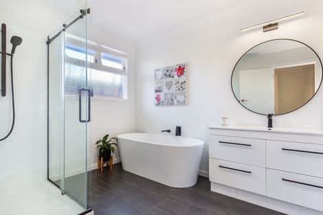 Photo of property in 48 Henry Hill Road, Taupo, 3330