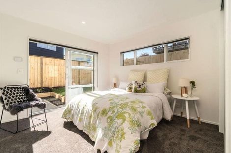 Photo of property in 31a Dawnhaven Drive, Te Atatu Peninsula, Auckland, 0610