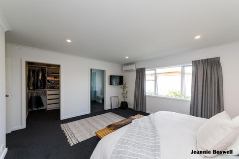 Photo of property in 51 Liberty Grove, Kelvin Grove, Palmerston North, 4414