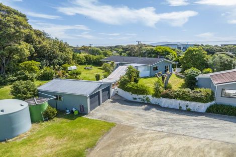 Photo of property in 49 Paetawa Road, Peka Peka, Waikanae, 5391