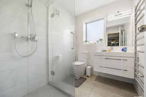 Photo of property in 8 Asbury Crescent, Campbells Bay, Auckland, 0630