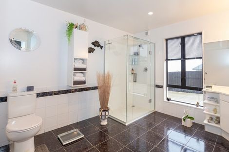 Photo of property in 30 Drayton Drive, Mount Pleasant, Christchurch, 8081