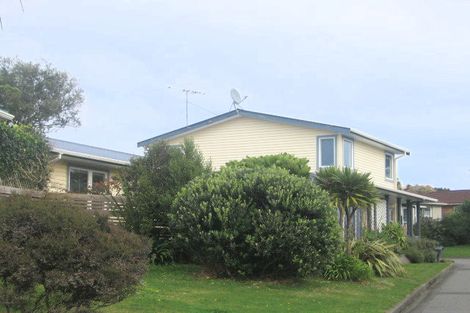 Photo of property in 12 Cherry Blossom Grove, Maungaraki, Lower Hutt, 5010