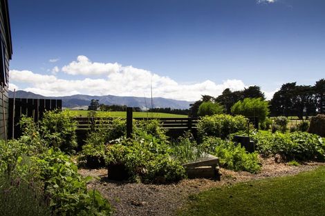 Photo of property in 490 Maharahara Road, Dannevirke, 4972
