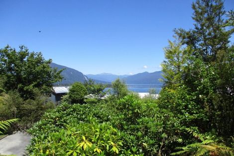 Photo of property in 19 Ivy Terrace, Moana, 7872