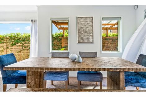 Photo of property in 2 Sunrise Lane, Te Atatu South, Auckland, 0610