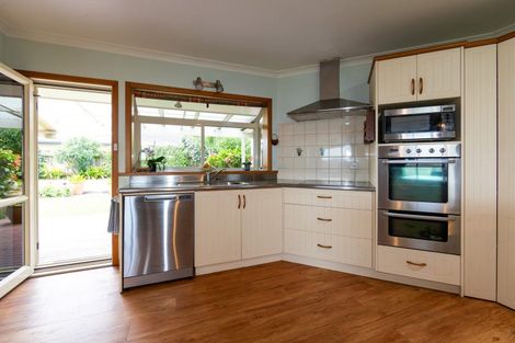 Photo of property in 28 Meeanee Quay, Westshore, Napier, 4110