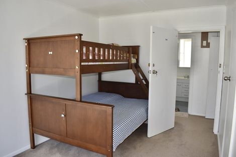 Photo of property in 13 Maire Street, Otaki, 5512