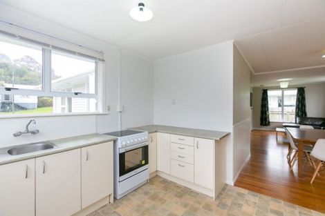 Photo of property in 13 Regent Place, Blagdon, New Plymouth, 4310