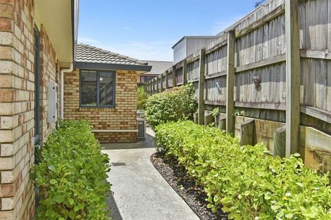 Photo of property in 19 Frederick Reece Drive, The Gardens, Auckland, 2105
