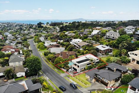 Photo of property in 28 Penguin Drive, Murrays Bay, Auckland, 0630
