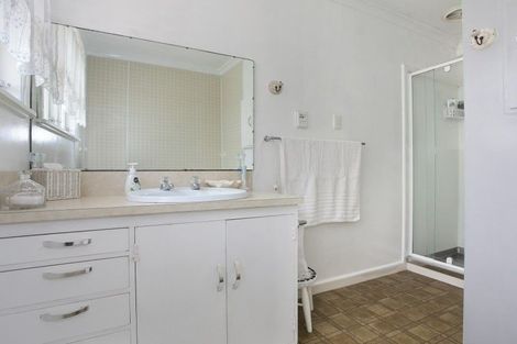 Photo of property in 26 Oxford Street, Marton, 4710