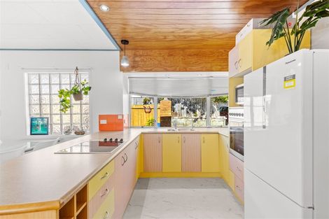 Photo of property in 347a Triangle Road, Massey, Auckland, 0614