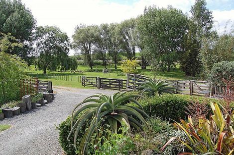 Photo of property in 1104 Oneriri Road, Kaiwaka, 0573