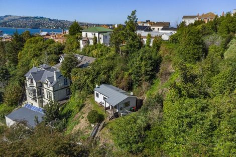 Photo of property in 15 Sutherland Street, Dunedin Central, Dunedin, 9016