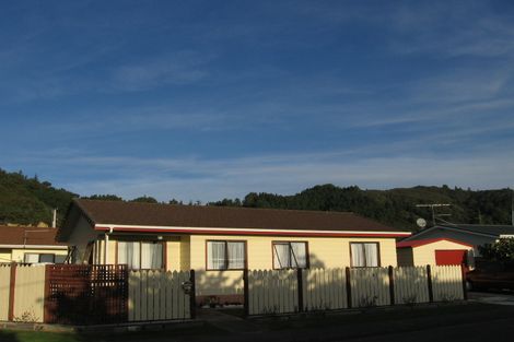 Photo of property in 2a Eldon Grove, Taita, Lower Hutt, 5019