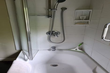 Photo of property in 106 Station Road, Kumeu, 0891