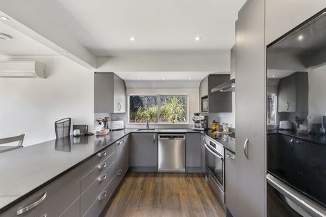 Photo of property in 15 Dalwhinnie Parade, Highland Park, Auckland, 2010