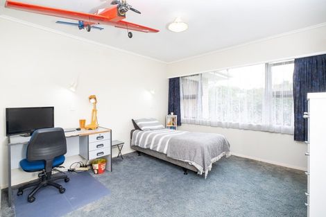 Photo of property in 4 Redwood Place, Te Awanga, 4102