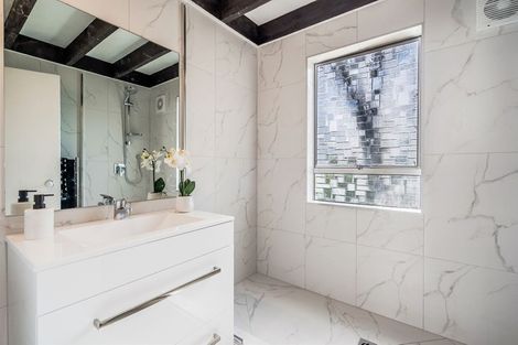 Photo of property in 8/7 Balmain Road, Birkenhead, Auckland, 0626