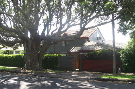Photo of property in 34 Atarangi Road, Greenlane, Auckland, 1051