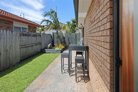 Photo of property in 14 Chesterton Terrace, Henderson, Auckland, 0612