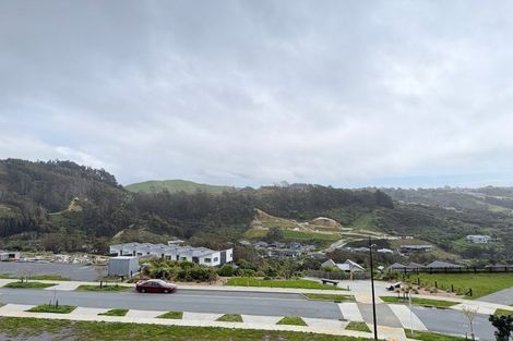 Photo of property in 30 Oakum Road, Whitby, Porirua, 5024